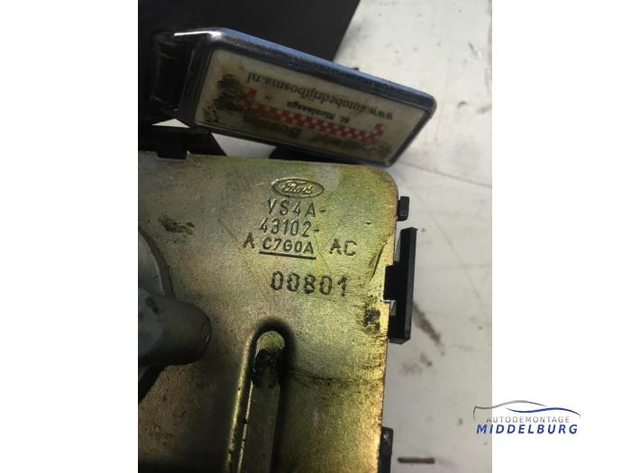 Tailgate lock mechanism Ford Focus I Wagon 1.6 16V 4479189