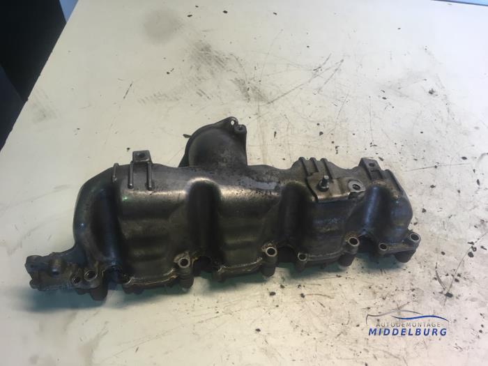 Begagnade Insugsrör Volkswagen Passat Variant (3C5) 2.0 TDI 16V Bluemotion Pris € 48,00 Marginaltabell erbjuds av Autodemontagebedrijf Middelburg B.V