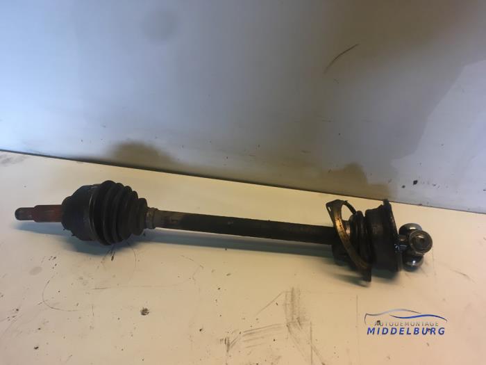 Begagnade Drivaxel, vänster fram Opel Vivaro 1.9 DTI 16V Pris € 26,00 Marginaltabell erbjuds av Autodemontagebedrijf Middelburg B.V