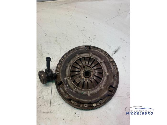 Clutch kit (complete) from a Renault Master III (FD/HD) 2.5 dCi 120 FAP 2009