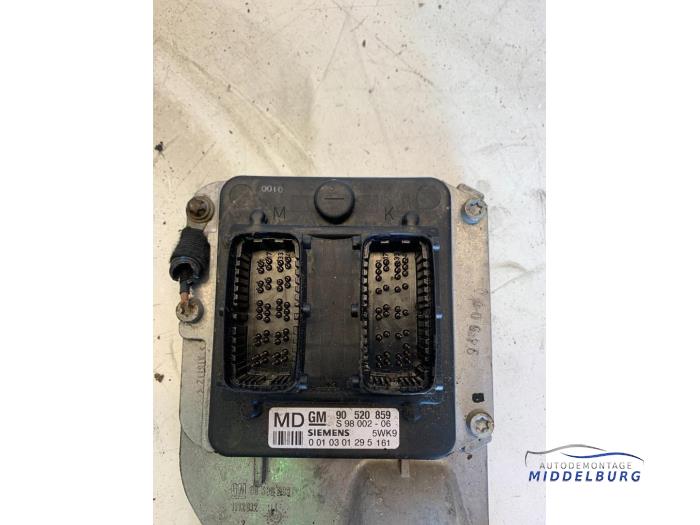 Used Engine management computer Opel Astra G Caravan (F35) 2.0 16V Price € 46,00 Margin scheme offered by Autodemontagebedrijf Middelburg B.V
