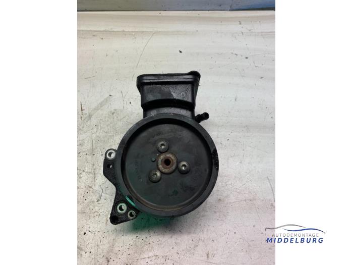 Begagnade Servostyrningspump BMW 5 serie (E60) 530d 24V Pris € 34,00 Marginaltabell erbjuds av Autodemontagebedrijf Middelburg B.V