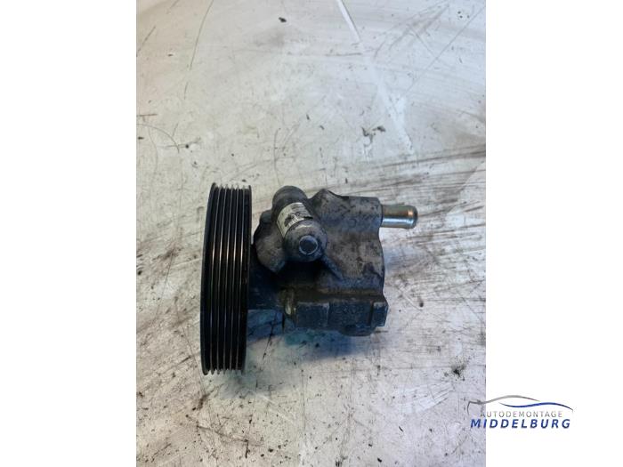 Usagé Pompe de direction Renault Laguna II Grandtour (KG) 1.9 dCi 120 Prix € 14,00 Règlement à la marge proposé par Autodemontagebedrijf Middelburg B.V