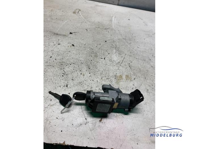 Używane Stacyjka + Kluczyk Chevrolet Matiz 0.8 S,SE Cena € 29,00 Procedura marży oferowane przez Autodemontagebedrijf Middelburg B.V