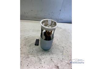 Usados Bomba eléctrica de combustible Volkswagen Polo IV (9N1/2/3) 1.4 TDI 70 Precio € 9,00 Norma de margen ofrecido por Autodemontagebedrijf Middelburg B.V