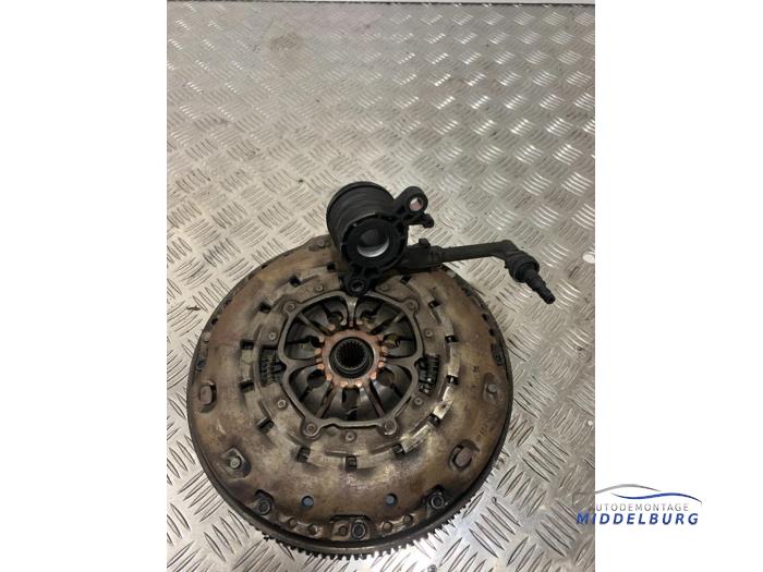 Dual mass flywheel from a Renault Grand Scénic II (JM) 2.0 16V 2005