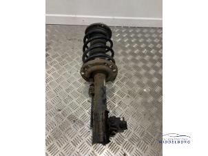 Used Front shock absorber rod, right Opel Vectra C Caravan 2.2 DTI 16V Price € 29,00 Margin scheme offered by Autodemontagebedrijf Middelburg B.V