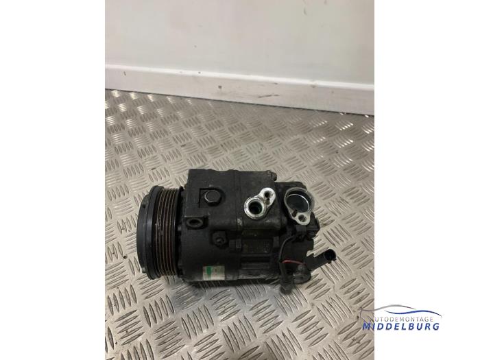 Usagé Pompe clim Mercedes S (W220) 5.0 S-500 V8 24V Prix € 70,00 Règlement à la marge proposé par Autodemontagebedrijf Middelburg B.V
