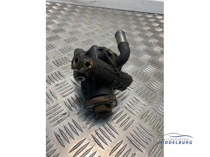 Usagé Pompe de direction Volkswagen Bora (1J2) 1.6 Prix € 8,50 Règlement à la marge proposé par Autodemontagebedrijf Middelburg B.V