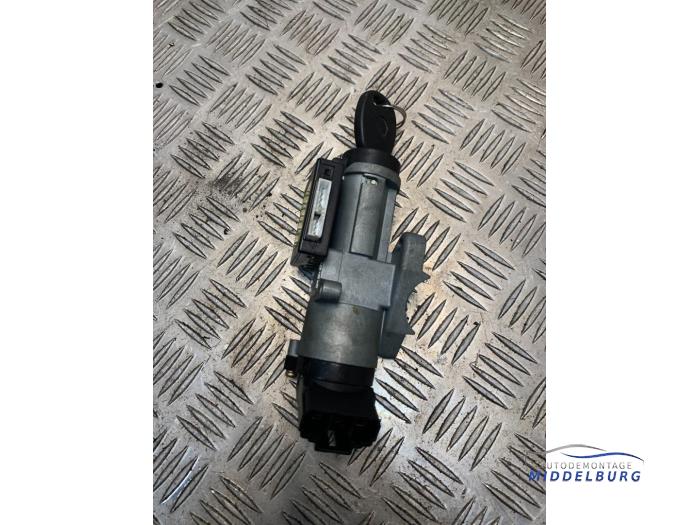 Używane Stacyjka + Kluczyk Chevrolet Matiz 0.8 S,SE Cena € 29,00 Procedura marży oferowane przez Autodemontagebedrijf Middelburg B.V