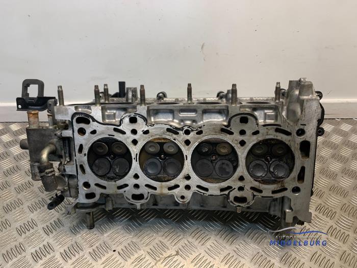 Cylinder head from a Ford Mondeo III Wagon 1.8 16V 2006