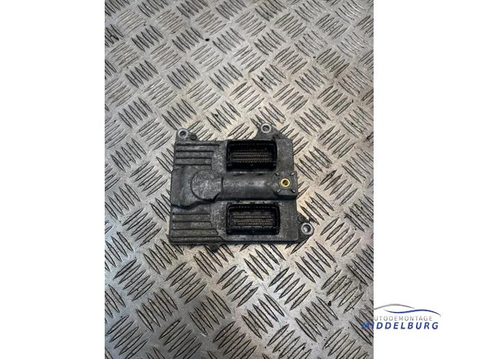 Used Engine management computer Opel Vectra C Caravan 2.2 DIG 16V Price € 115,00 Margin scheme offered by Autodemontagebedrijf Middelburg B.V