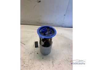 Usados Bomba eléctrica de combustible Volkswagen Scirocco (137/13AD) 1.4 TSI 160 16V Precio € 10,50 Norma de margen ofrecido por Autodemontagebedrijf Middelburg B.V