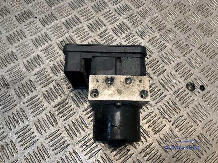 Begagnade ABS-pump Renault Laguna II (BG) 2.0 16V Turbo Pris € 34,00 Marginaltabell erbjuds av Autodemontagebedrijf Middelburg B.V