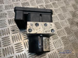 Begagnade ABS-pump BMW 1 serie (E81) 118i 16V Pris € 21,00 Marginaltabell erbjuds av Autodemontagebedrijf Middelburg B.V