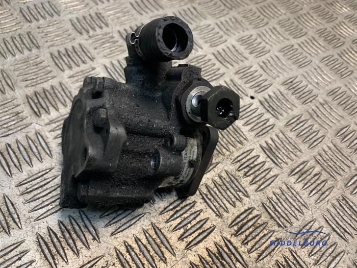 Usagé Pompe de direction Audi A6 (C6) 2.0 T FSI 16V Prix € 24,00 Règlement à la marge proposé par Autodemontagebedrijf Middelburg B.V