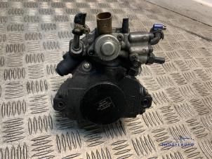 Used Mechanical fuel pump Mercedes Sprinter 3,5t (906.63) 310 CDI 16V Price € 174,00 Margin scheme offered by Autodemontagebedrijf Middelburg B.V