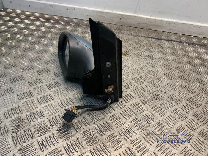 Wing mirror, left from a Seat Toledo (5P2) 2.0 FSI 16V 2006