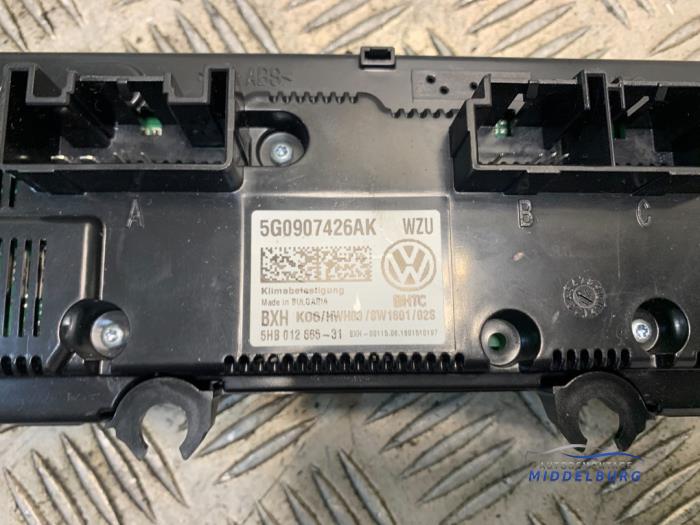 Heater control panel from a Volkswagen Golf VII (AUA) 1.0 TSI 12V BlueMotion 2019