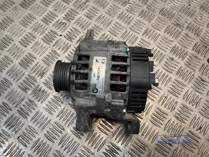 Usagé Dynamo Opel Movano (4A1; 4A2; 4B2; 4B3; 4C2; 4C3) 1.9 DTI Prix € 49,00 Règlement à la marge proposé par Autodemontagebedrijf Middelburg B.V