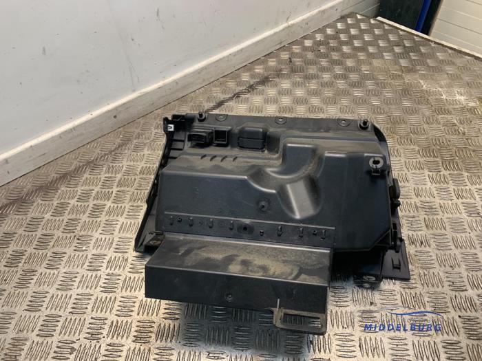 Glovebox from a Volkswagen Polo V (6R) 1.2 TDI 12V BlueMotion 2011