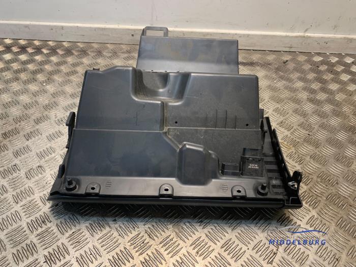 Glovebox from a Volkswagen Polo V (6R) 1.2 TDI 12V BlueMotion 2011