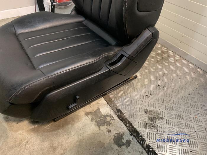 Seat, left from a Mercedes-Benz E (W212) E-220 CDI 16V BlueEfficiency,BlueTEC 2015