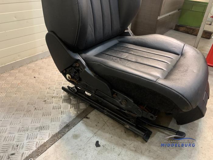Seat, left from a Mercedes-Benz E (W212) E-220 CDI 16V BlueEfficiency,BlueTEC 2015
