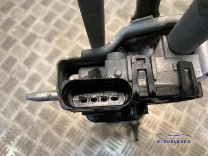 Moteur + mécanisme d'essuie glace d'un Volkswagen Polo V (6R) 1.2 TDI 12V BlueMotion 2011