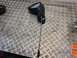 Begagnade Skärmspegel, vänster Peugeot 207/207+ (WA/WC/WM) 1.4 16V Pris € 34,00 Marginaltabell erbjuds av Autodemontagebedrijf Middelburg B.V