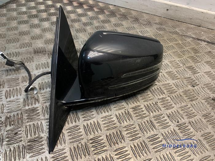 Wing mirror, left from a Mercedes-Benz E (W212) E-220 CDI 16V BlueEfficiency 2012