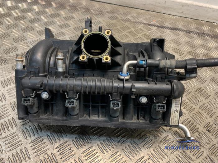 Używane Kolektor dolotowy Opel Corsa C (F08/68) 1.2 16V Cena € 38,00 Procedura marży oferowane przez Autodemontagebedrijf Middelburg B.V