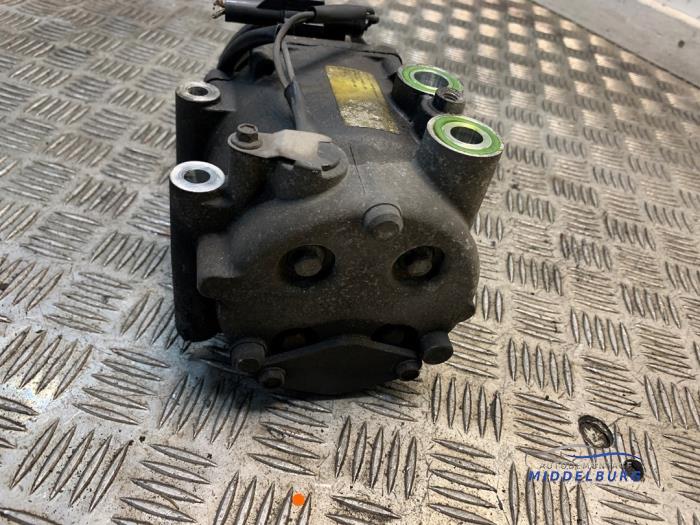 Air conditioning pump from a Ford StreetKa 1.6i 2003