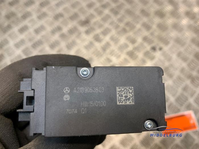 Parking brake switch from a Mercedes-Benz E (W213) E-200d 2.0 Turbo 16V 2017