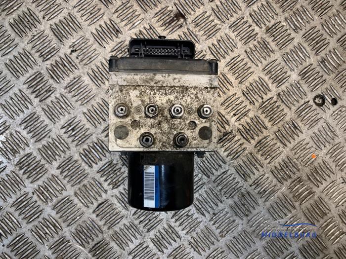 Begagnade ABS-pump Volkswagen Passat Variant (3C5) 2.0 FSI 16V Pris € 39,00 Marginaltabell erbjuds av Autodemontagebedrijf Middelburg B.V