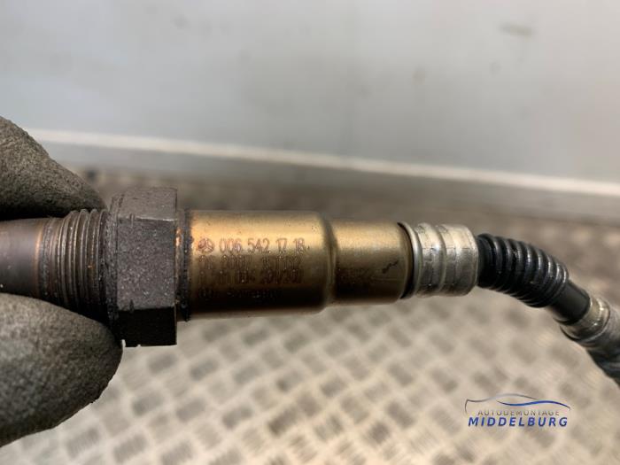 Lambda probe from a Mercedes-Benz Vito (447.6) 2.2 114 CDI 16V 2015