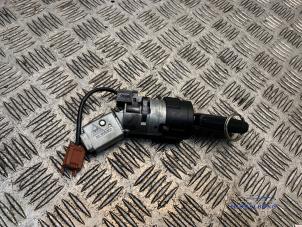 Usados Cerradura de contacto y llave Peugeot 307 SW (3H) 1.6 HDi 16V Precio € 24,00 Norma de margen ofrecido por Autodemontagebedrijf Middelburg B.V