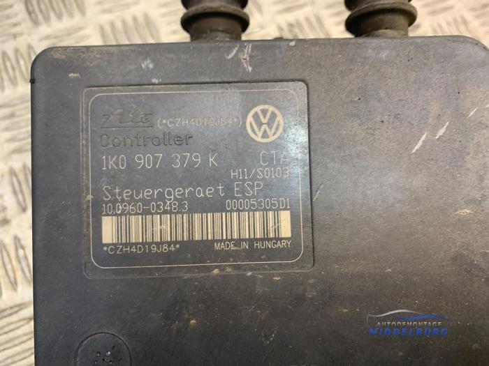 Bomba ABS de un Volkswagen Golf V (1K1) 1.6 FSI 16V 2004
