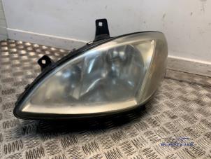 Used Headlight, left Mercedes Vito (639.6) 2.2 109 CDI 16V Price € 85,00 Margin scheme offered by Autodemontagebedrijf Middelburg B.V