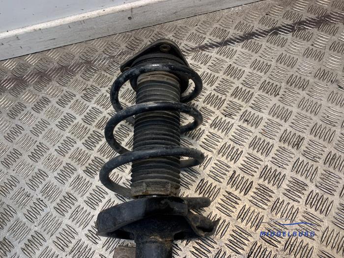 Front shock absorber rod, right from a Ford Focus 2 Wagon 2.0 TDCi 16V 2006
