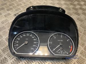 Usagé Compteur kilométrique KM BMW 1 serie (E81) 118d 16V Prix € 49,00 Règlement à la marge proposé par Autodemontagebedrijf Middelburg B.V