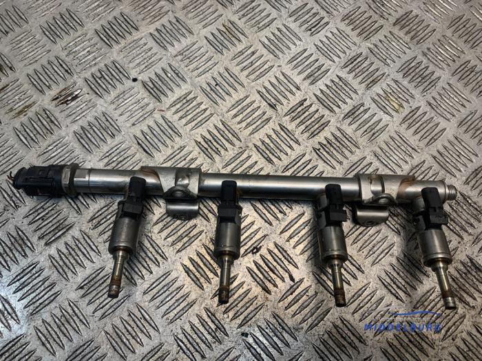 Usagé Système d'injection Volkswagen Golf VII (AUA) 1.2 TSI 16V Prix € 24,00 Règlement à la marge proposé par Autodemontagebedrijf Middelburg B.V