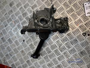 Usados Bomba de aceite Volkswagen Golf VII (AUA) 1.2 TSI BlueMotion 16V Precio € 56,00 Norma de margen ofrecido por Autodemontagebedrijf Middelburg B.V