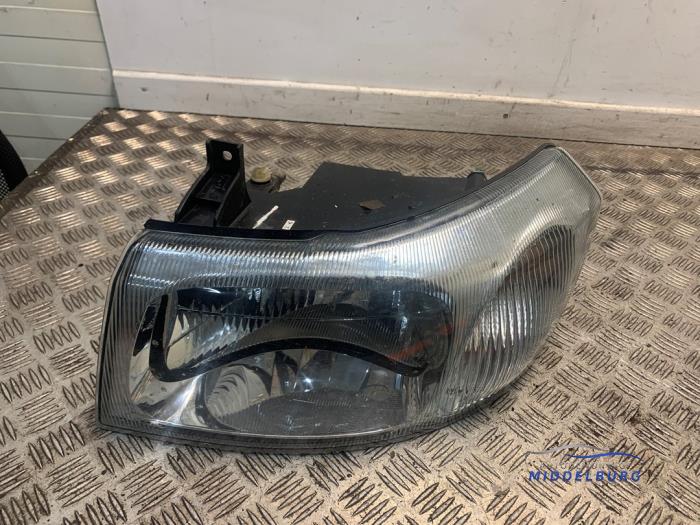Używane Reflektor lewy Ford Transit 2.0 TDdi 16V 280S Cena € 34,00 Procedura marży oferowane przez Autodemontagebedrijf Middelburg B.V