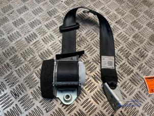 Used Rear seatbelt, left Volkswagen Tiguan (5N1/2) 1.4 TSI 16V 4Motion Price € 29,00 Margin scheme offered by Autodemontagebedrijf Middelburg B.V