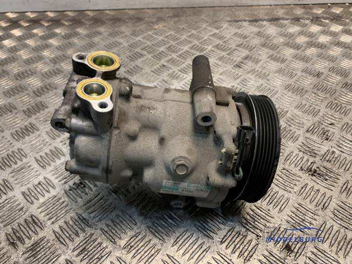 Usagé Pompe clim Ford Transit 2.2 TDCi 16V Prix € 43,00 Règlement à la marge proposé par Autodemontagebedrijf Middelburg B.V