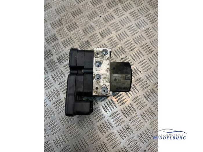 Usagé Bloc ABS Volkswagen Golf Plus (5M1/1KP) 1.9 TDI 90 Prix € 18,00 Règlement à la marge proposé par Autodemontagebedrijf Middelburg B.V