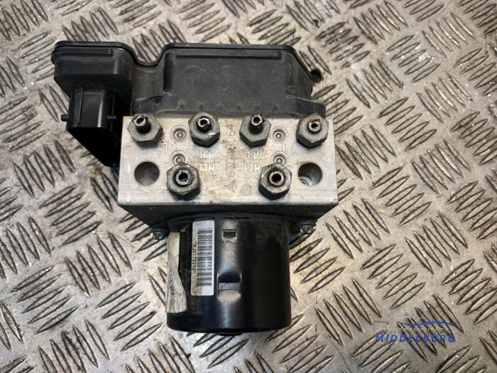 Begagnade ABS-pump Opel Insignia 2.0 CDTI 16V 130 Ecotec Pris € 47,00 Marginaltabell erbjuds av Autodemontagebedrijf Middelburg B.V