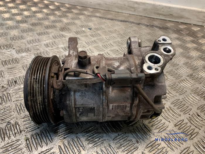 Usagé Pompe clim BMW 1 serie (F20) 116d 1.5 12V TwinPower Prix € 23,00 Règlement à la marge proposé par Autodemontagebedrijf Middelburg B.V