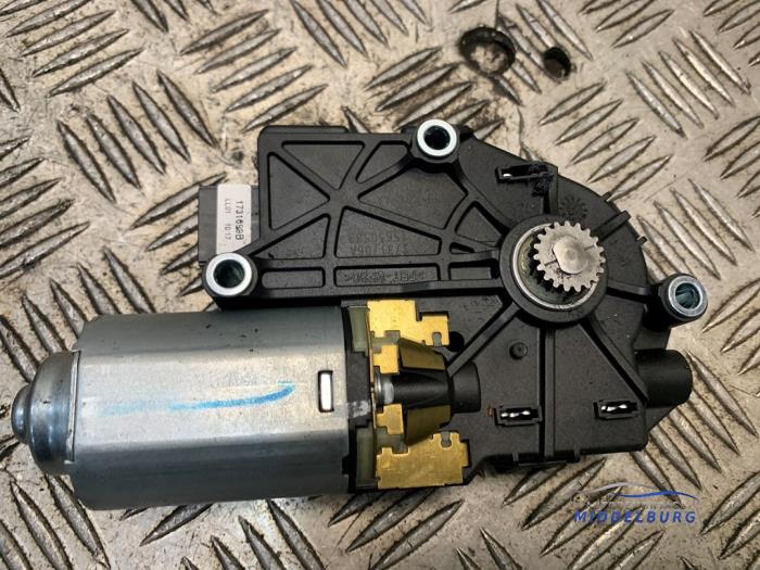 Sunroof motor